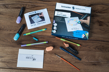 The Schneider postcard DIY set offers the right tools for your personal work.