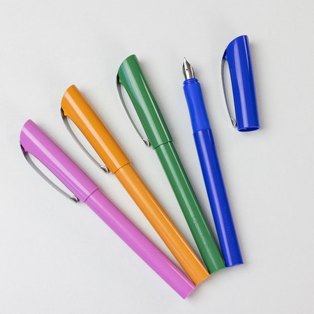 Ceod Colour passion fruit Line width M Fountain pens by Schneider